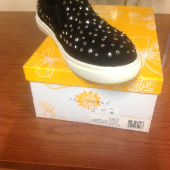 Jeweled slip on shoe - Picture 6 of 7